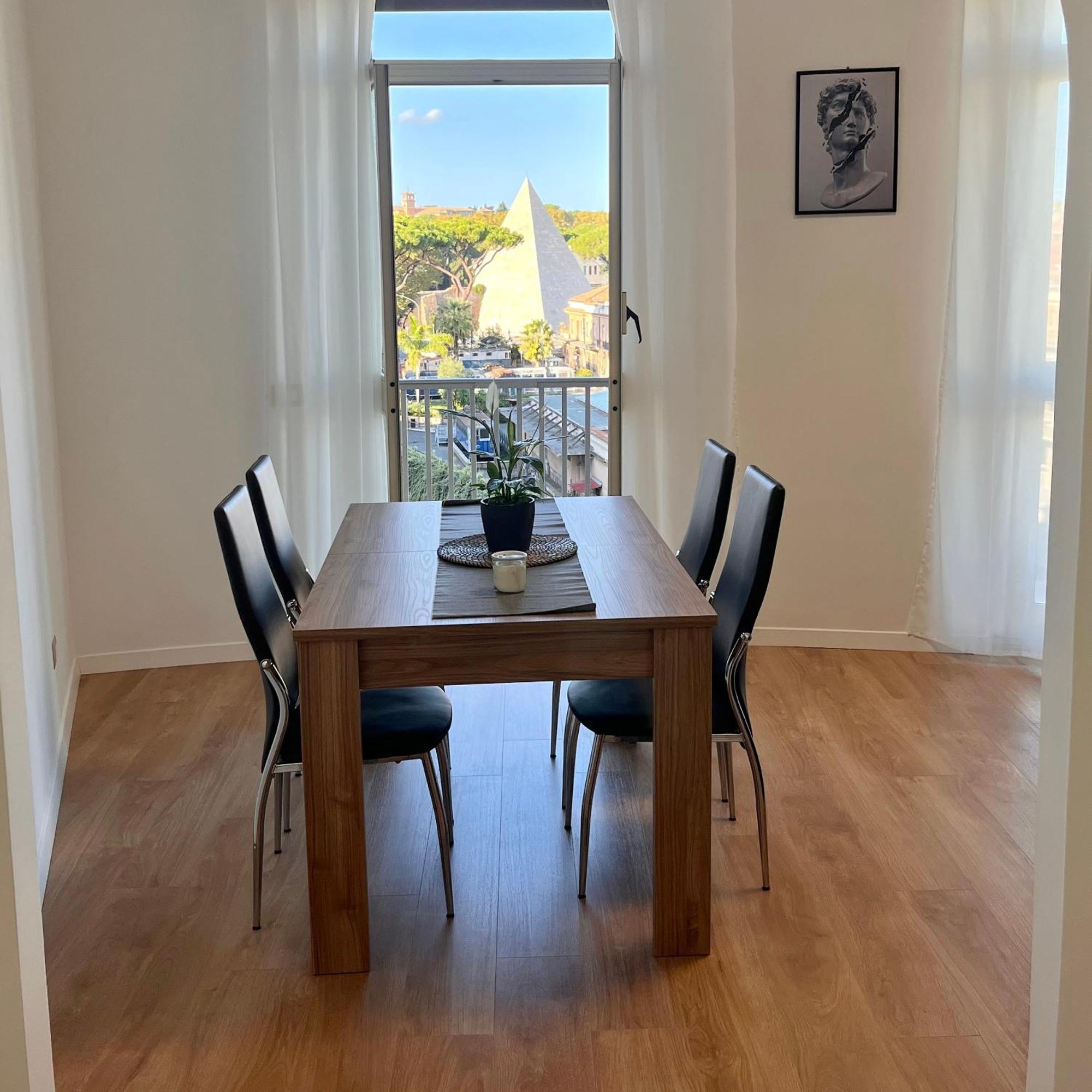Pyramidhouse - 100mq With View - 2km From The Colosseum Rom